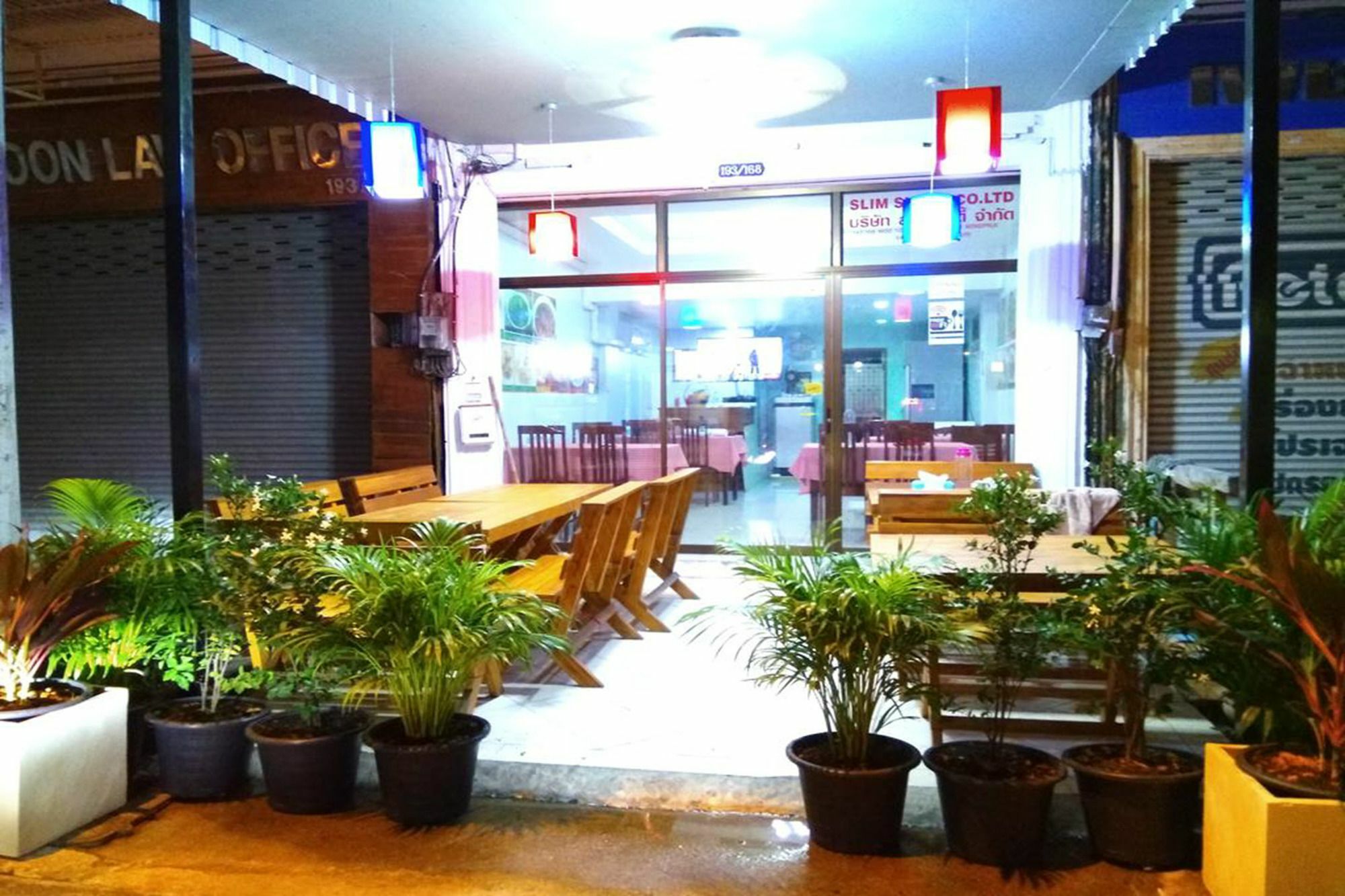 Shady'S Hostel Pattaya Buitenkant foto