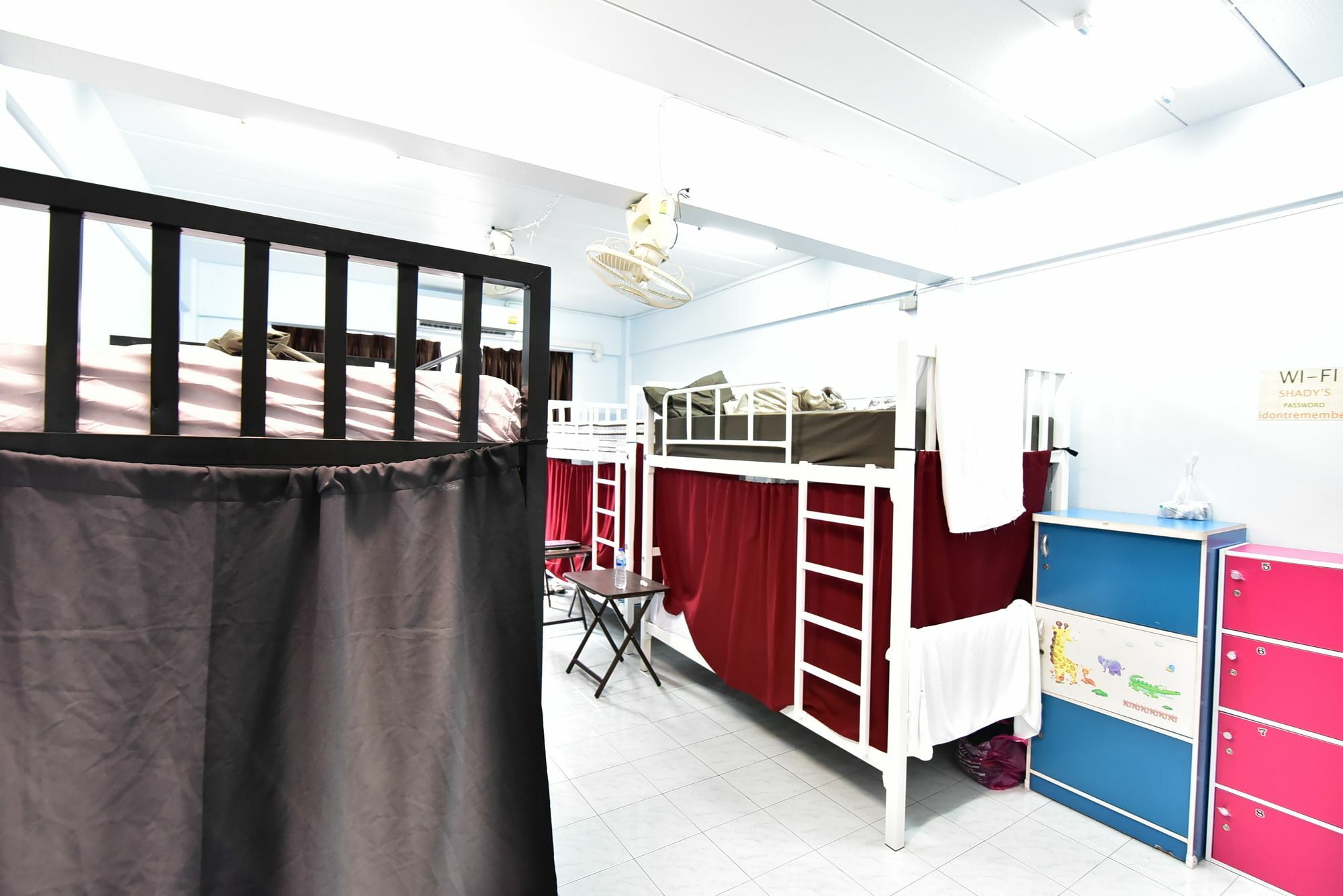 Shady'S Hostel Pattaya Buitenkant foto